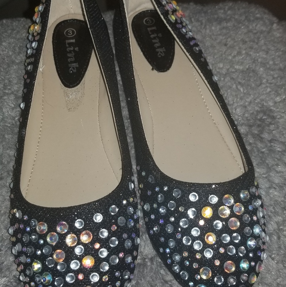 Link sz 3 girls shoes NWOT